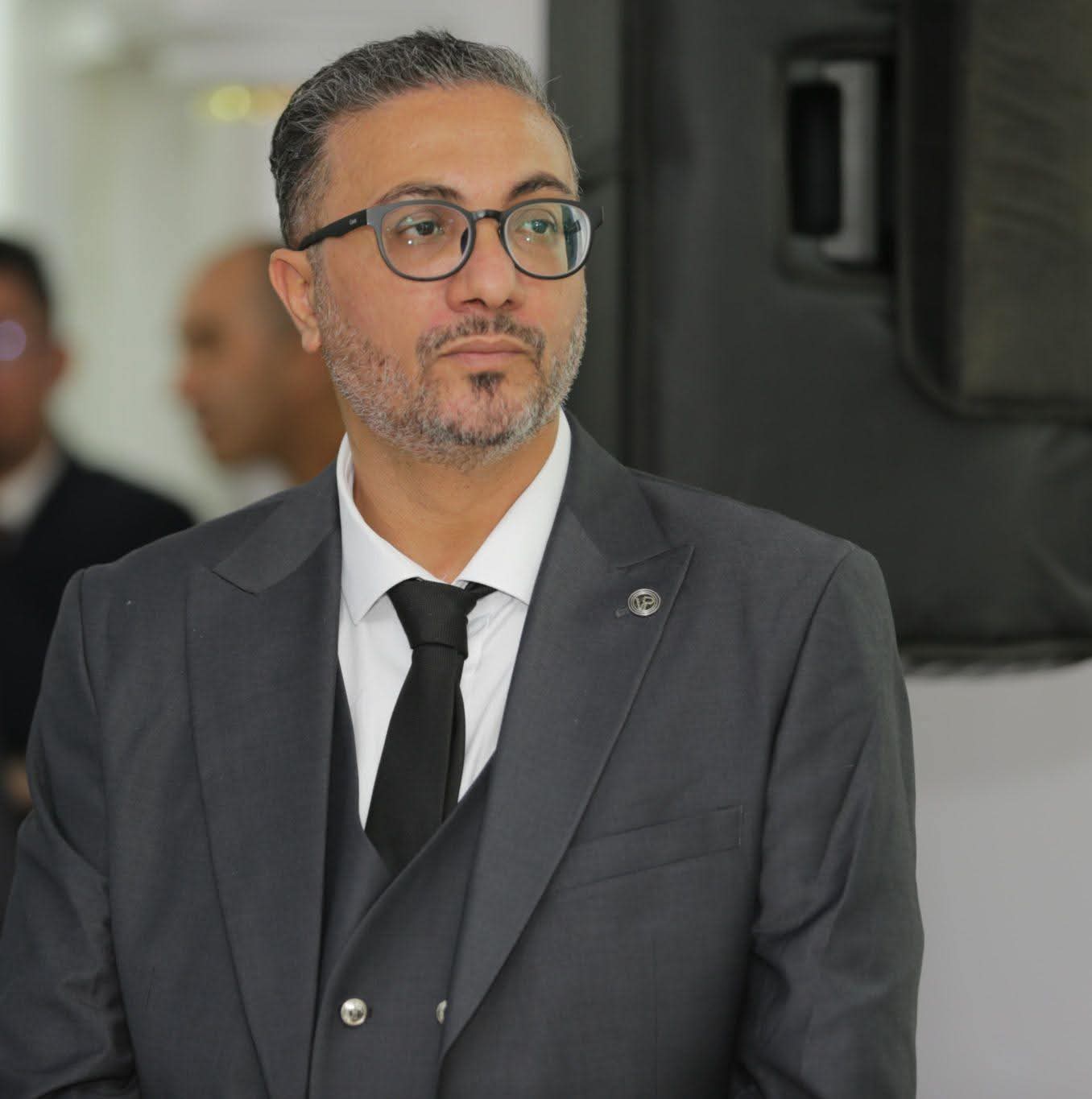 الأستاذ مشري إسماعيل